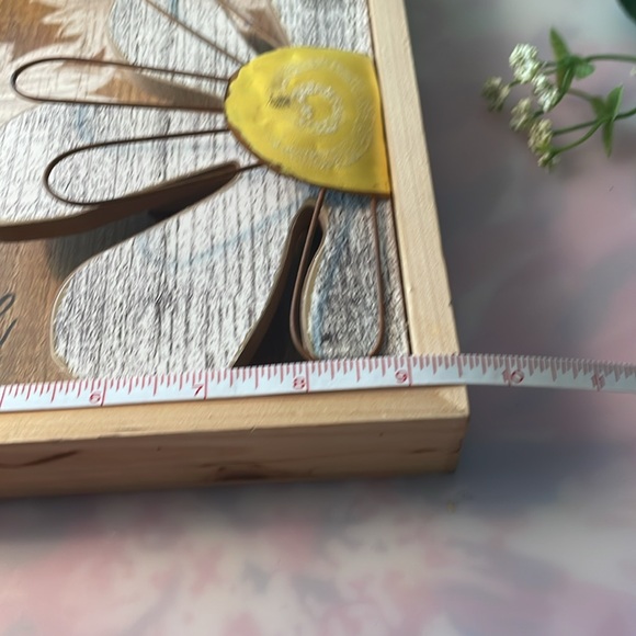 Young’s Inc ‘live life in full Bloom’ Daisy Box Sign - Picture 8 of 9